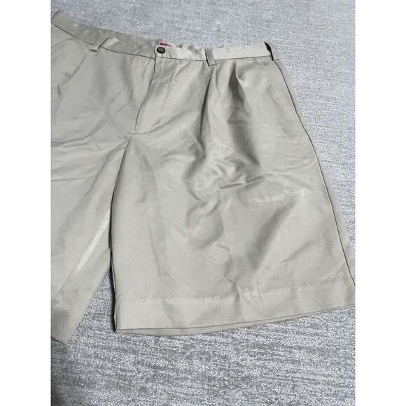 Izod Short Men’s Size 38 Chinos Golf Buttons Pockets - Picture 3 of 11